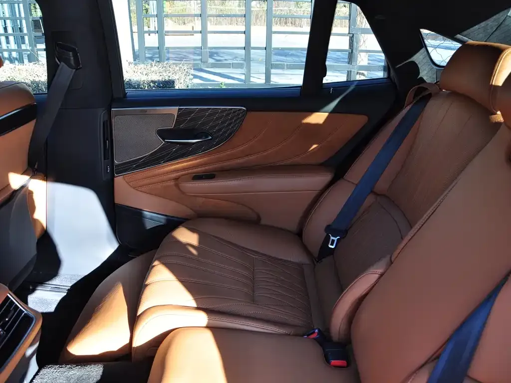 Lexus LS 2023 из CN, фото 3