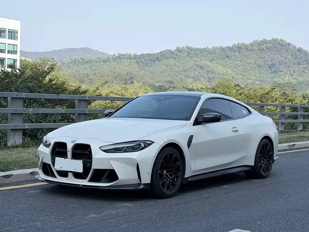 BMW M4 — фото 1