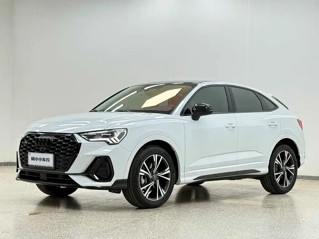 Audi Q3 Sportback 2022 из CN, фото 1