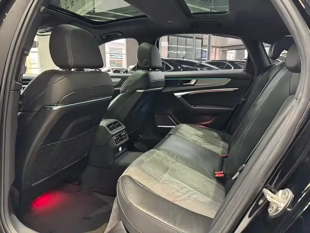 Audi A6L 2022 из CN, фото 2
