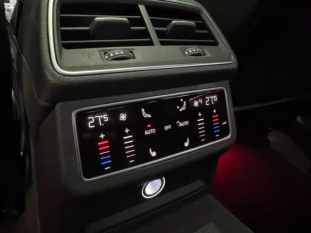Audi A6L 2022 из CN, фото 4