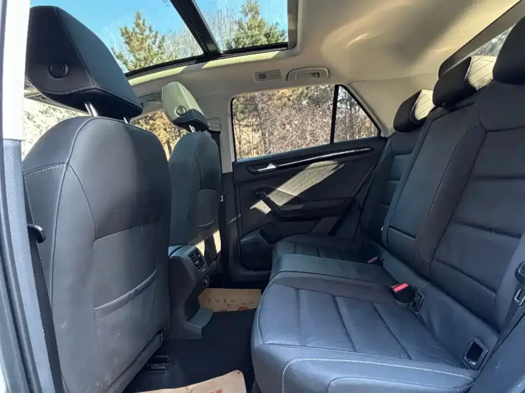 Volkswagen T-Roc 2021 из CN, фото 2