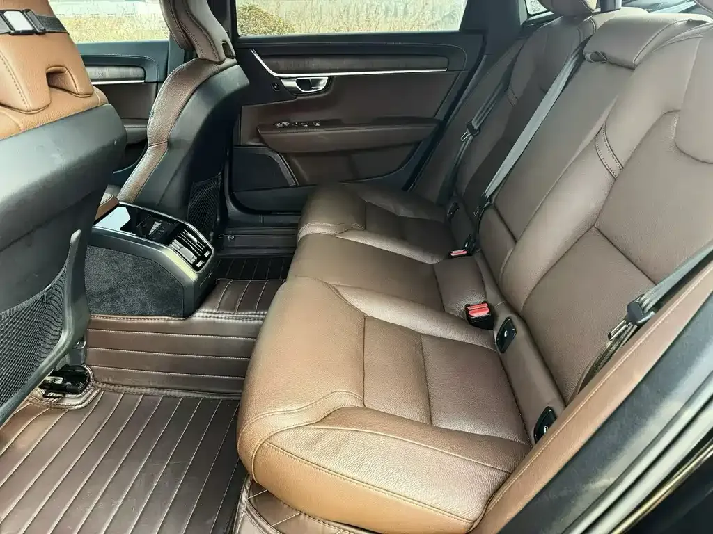Volvo S90 2024 из CN, фото 6