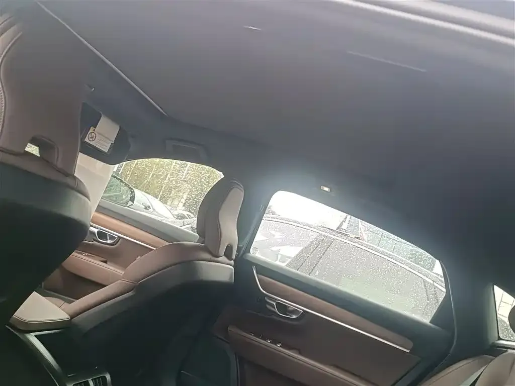 Volvo S90 2025 из CN, фото 3