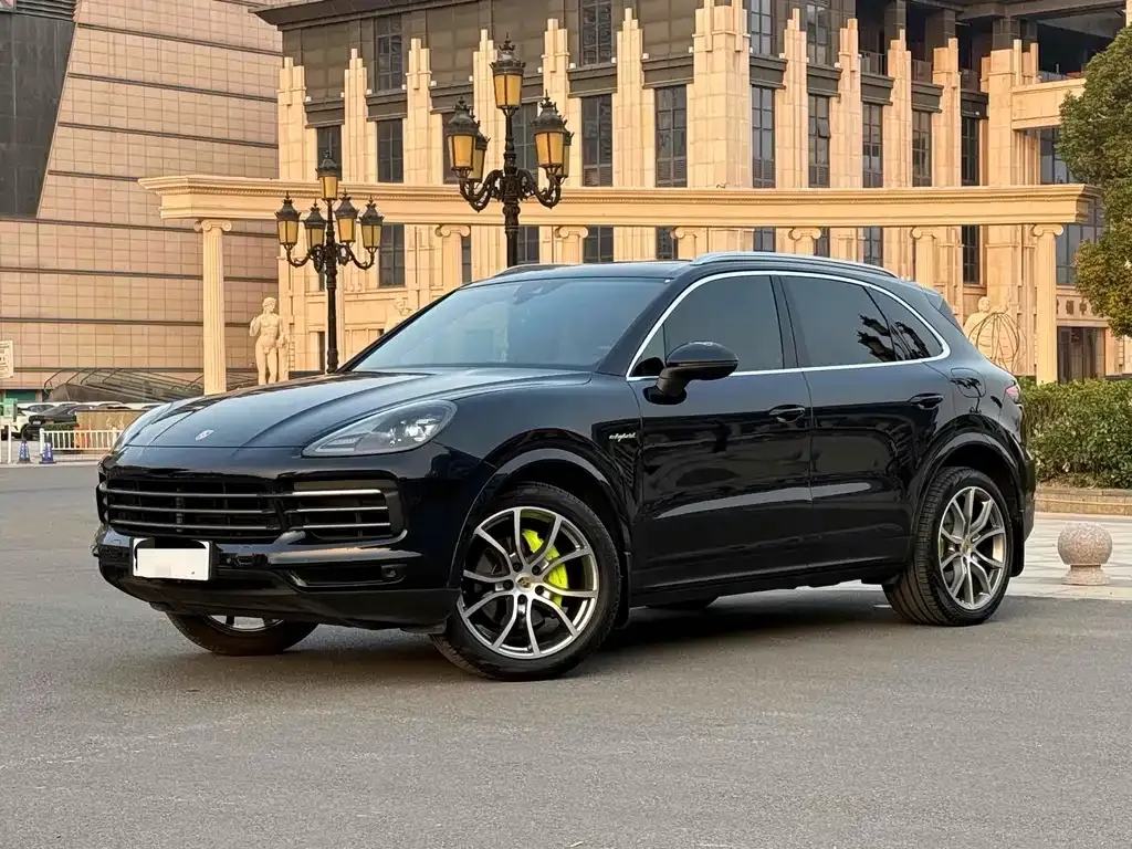 Porsche Cayenne Hybrid — фото 1