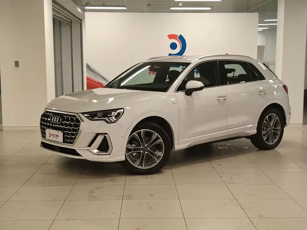 Audi Q3 2024 из CN, фото 1