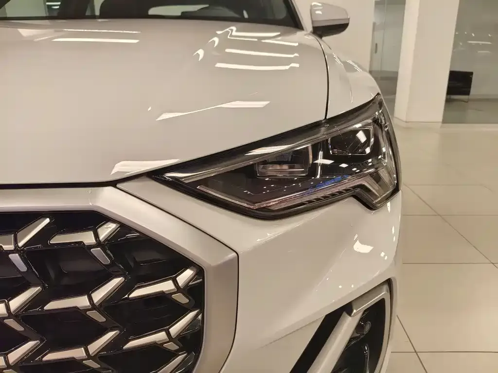Audi Q3 2024 из CN, фото 4
