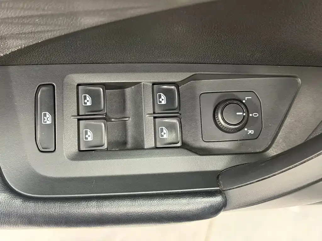Volkswagen Tharu 2022 из CN, фото 9