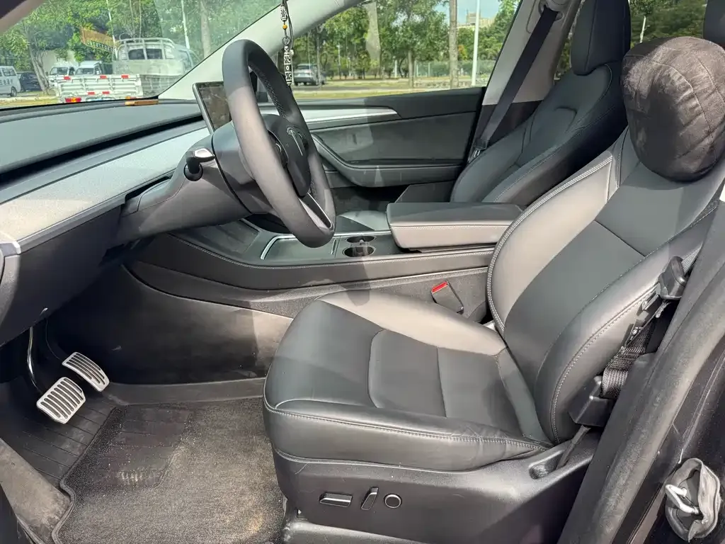 Tesla Model Y — фото 2
