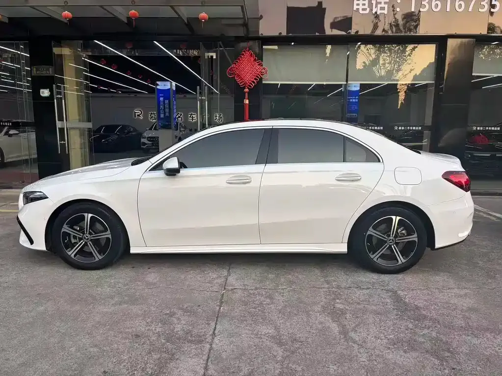 Mercedes-Benz A-Class 2023 из CN, фото 3