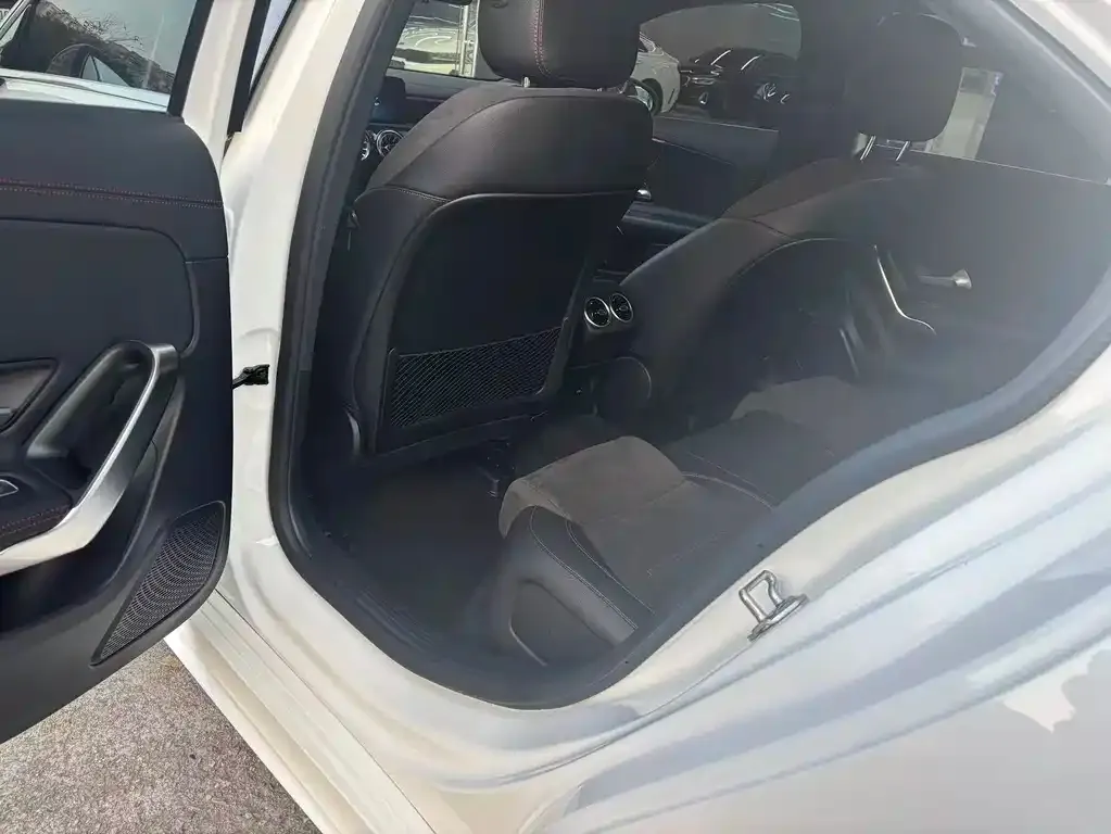 Mercedes-Benz A-Class 2023 из CN, фото 8