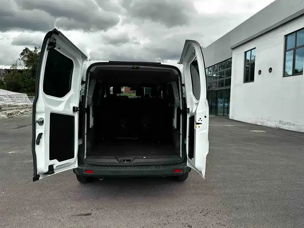 Ford Transit 2023 из CN, фото 4