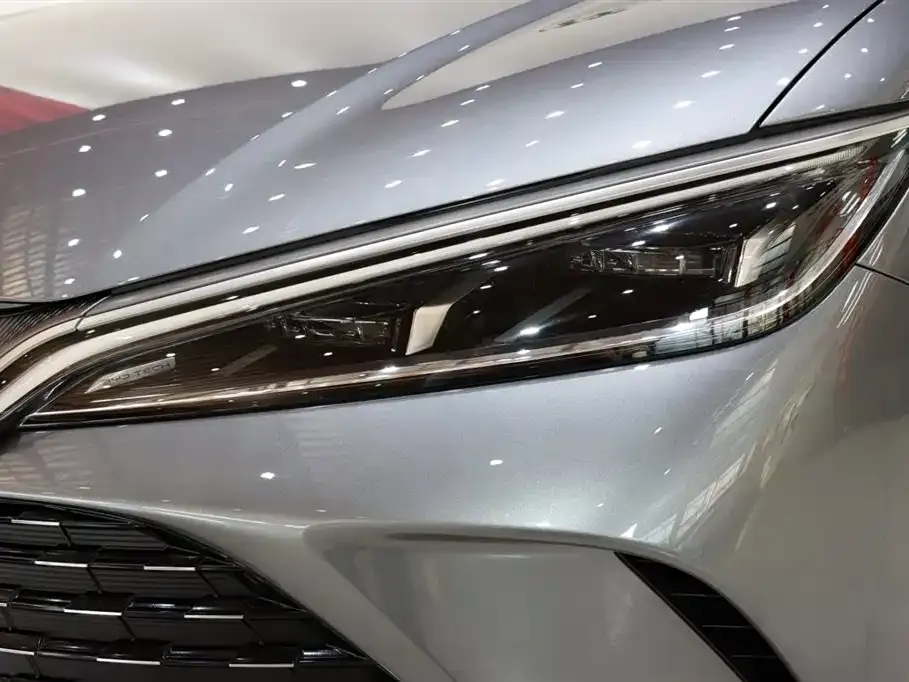 BYD L DM-i — фото 7