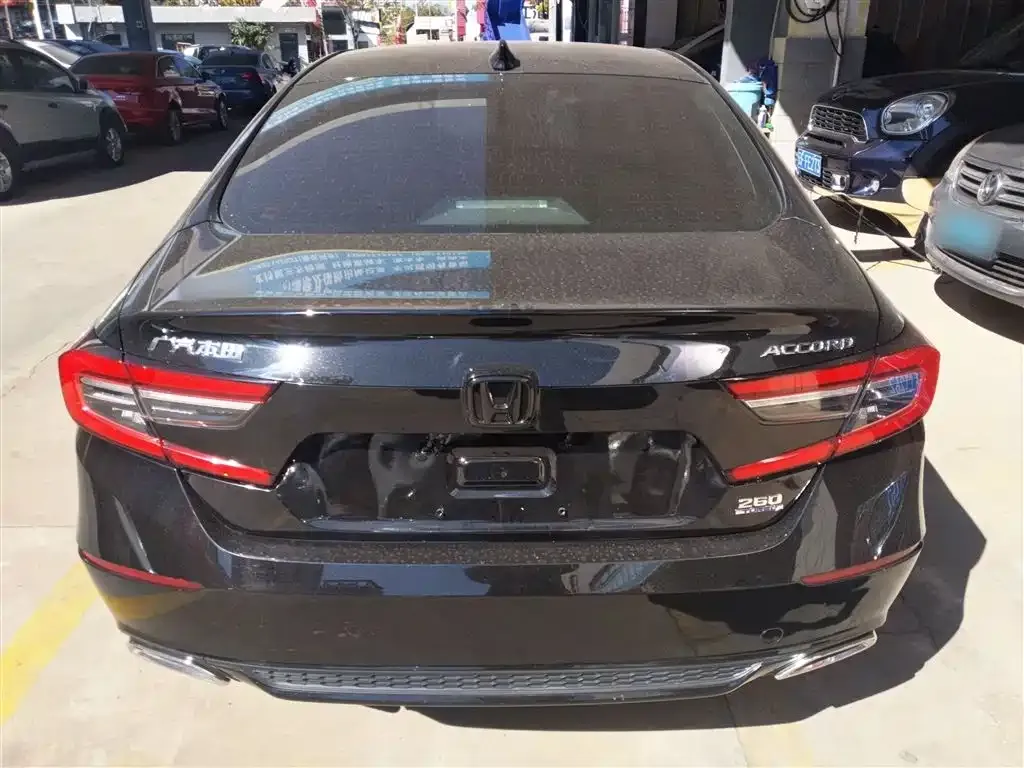 Honda Accord — фото 9