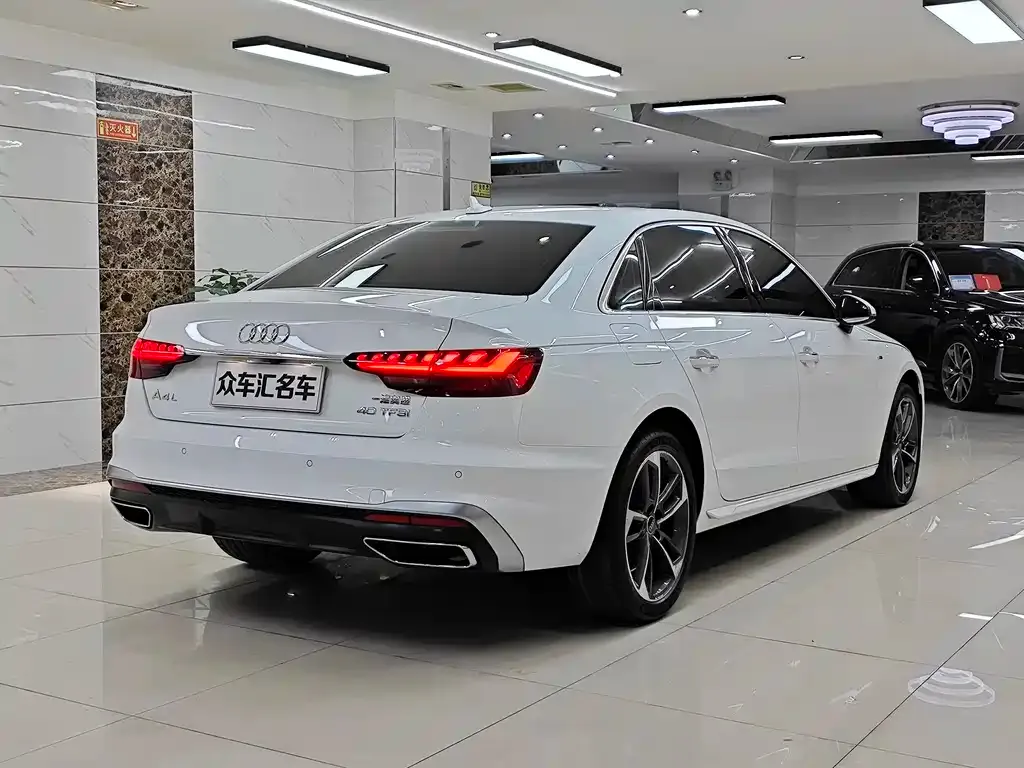 Audi A4L 2022 из CN, фото 8