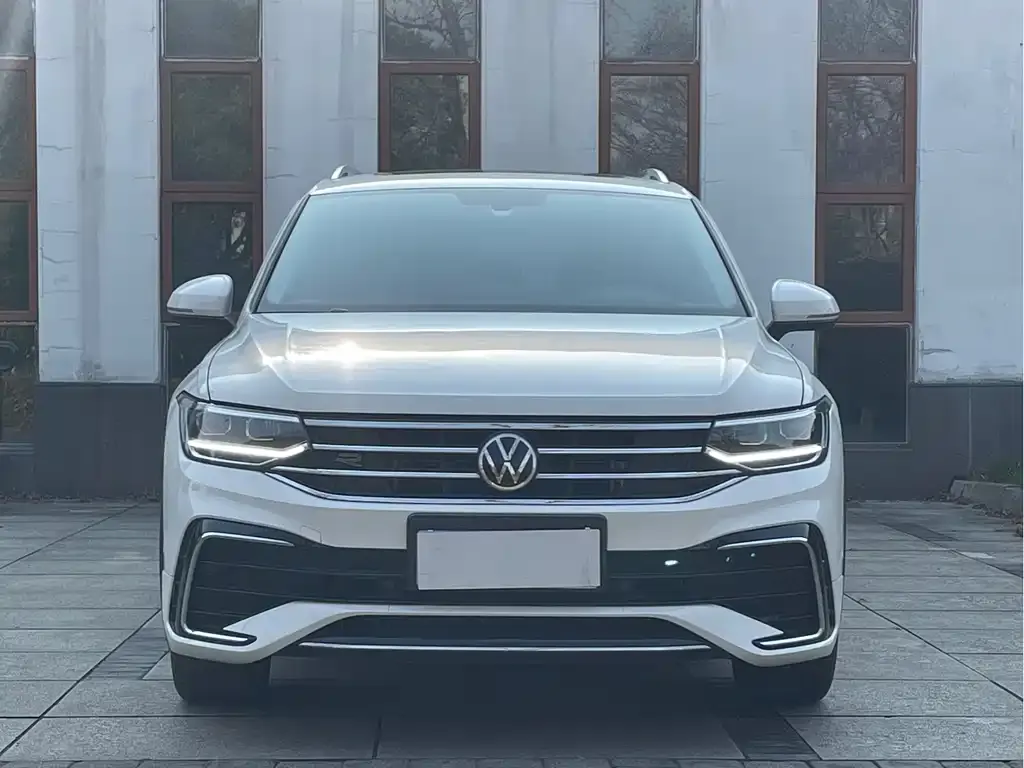 Volkswagen Tiguan L 2023 из CN, фото 4
