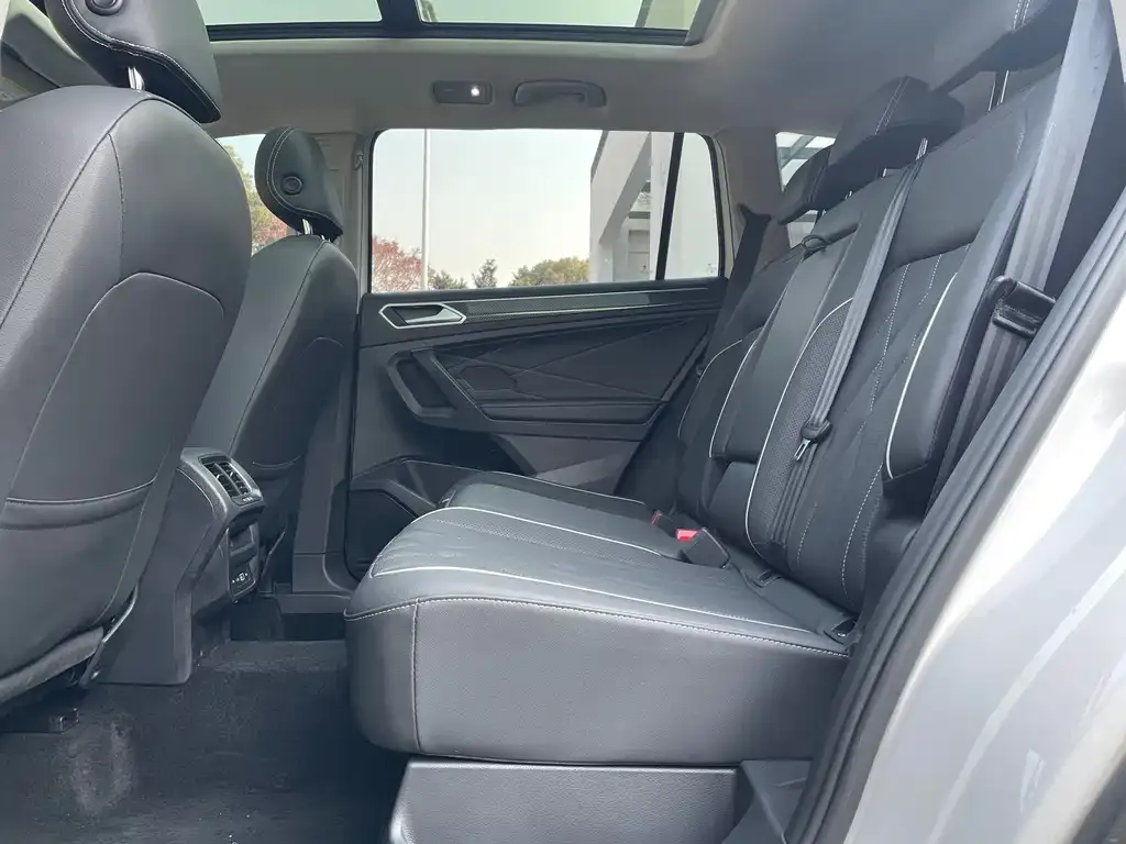 Volkswagen Tiguan L 2023 из CN, фото 5