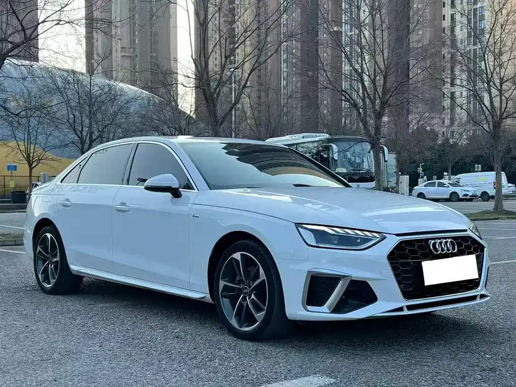 Audi A4L 2022 из CN, фото 5