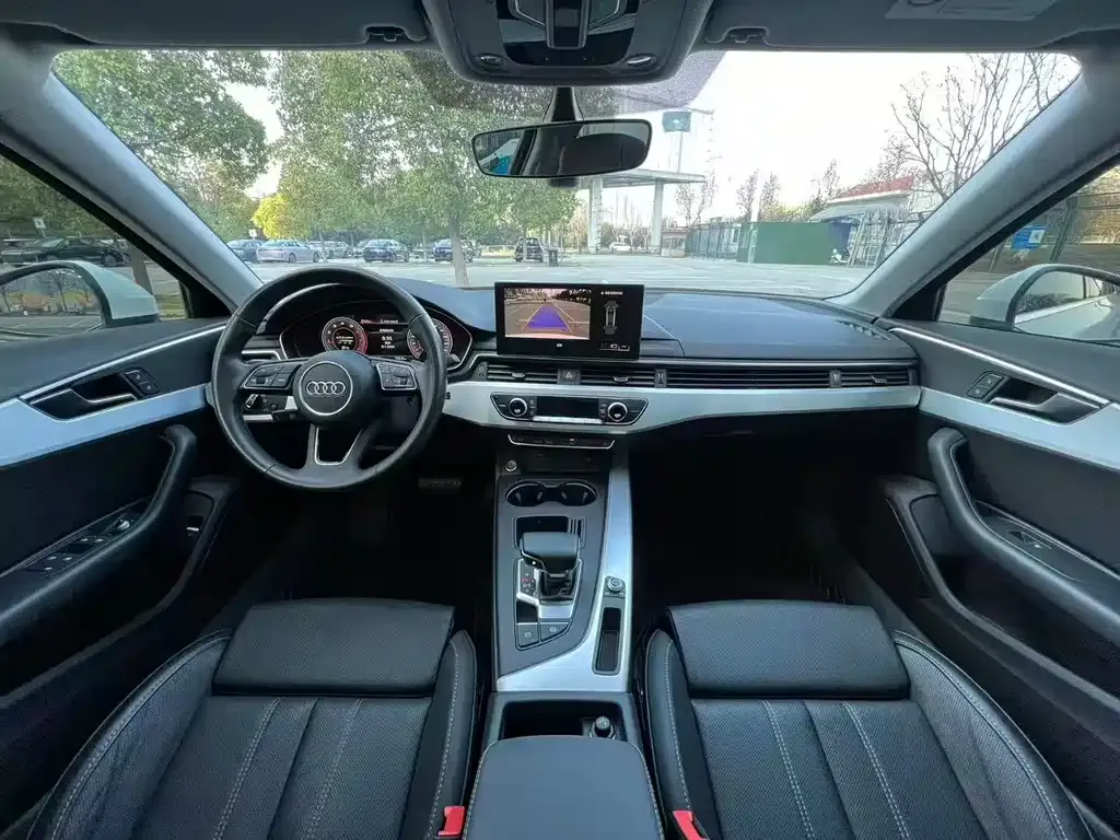 Audi A4L 2022 из CN, фото 2