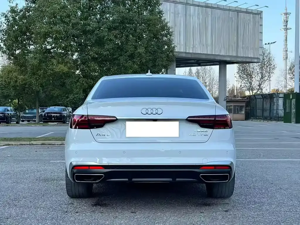 Audi A4L 2022 из CN, фото 6