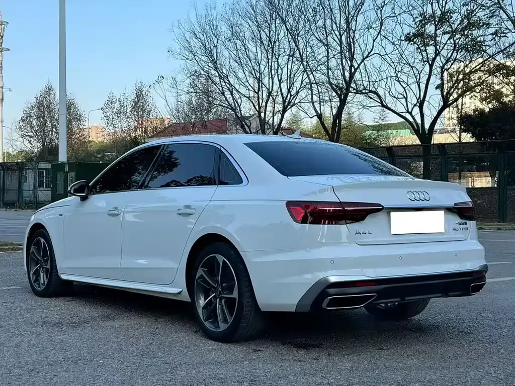 Audi A4L 2022 из CN, фото 7
