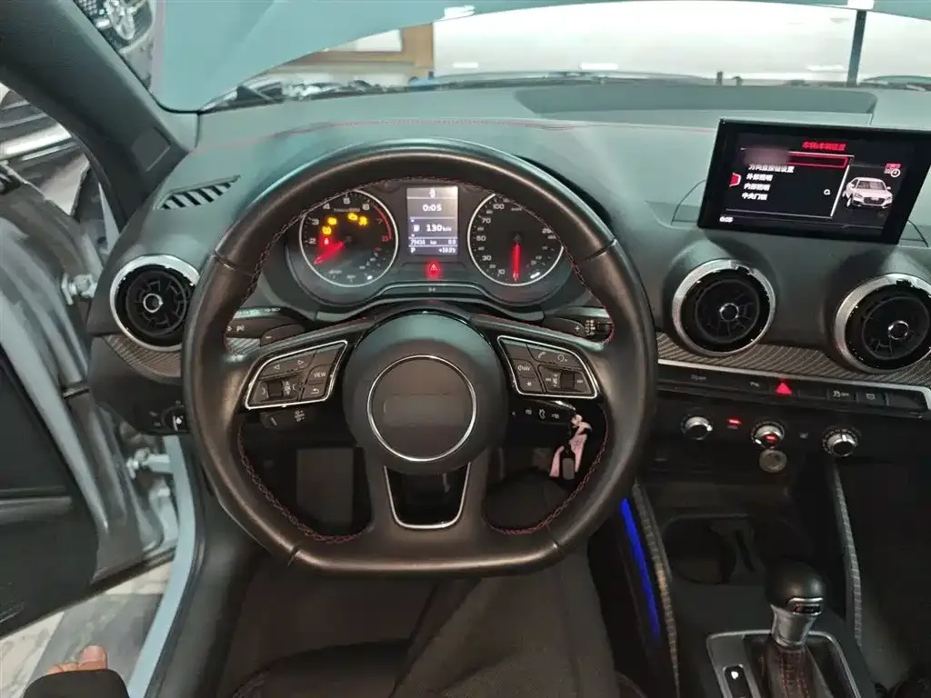 Audi Q2L 2023 из CN, фото 5