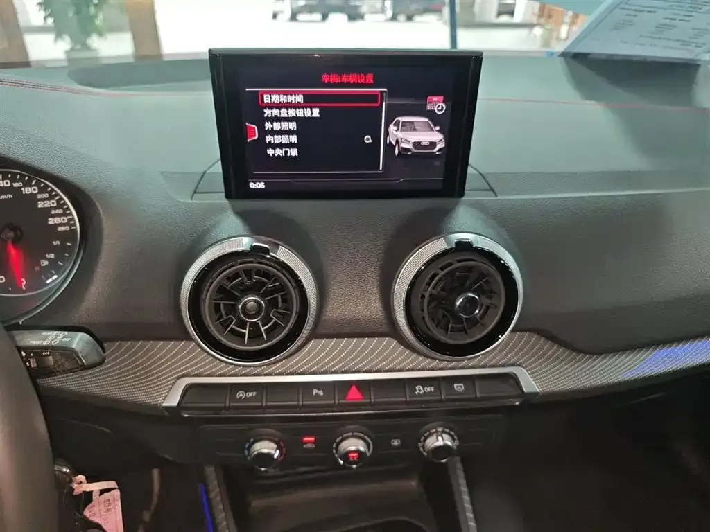 Audi Q2L 2023 из CN, фото 10