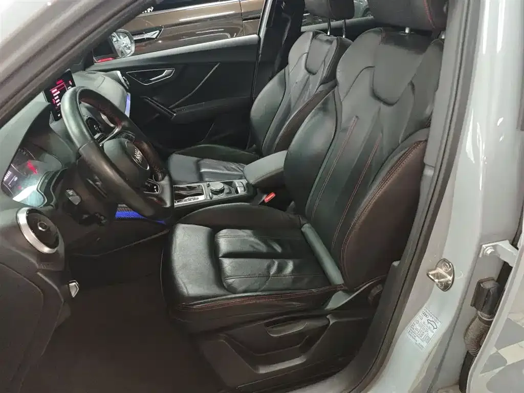 Audi Q2L 2023 из CN, фото 4