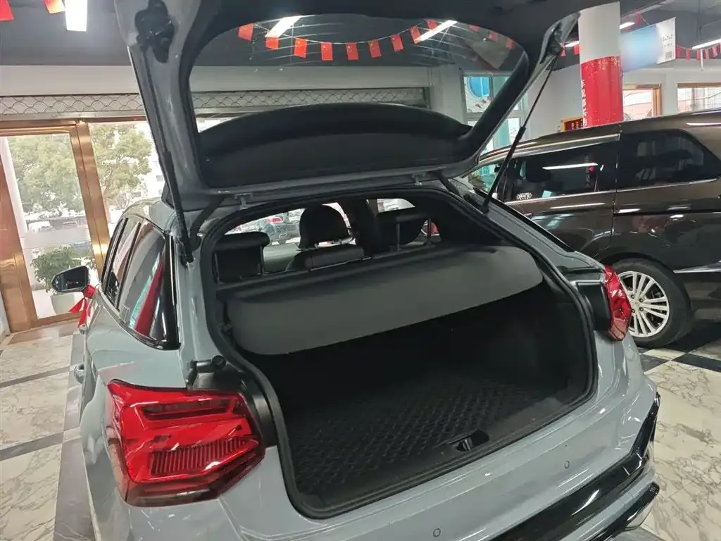 Audi Q2L 2023 из CN, фото 7