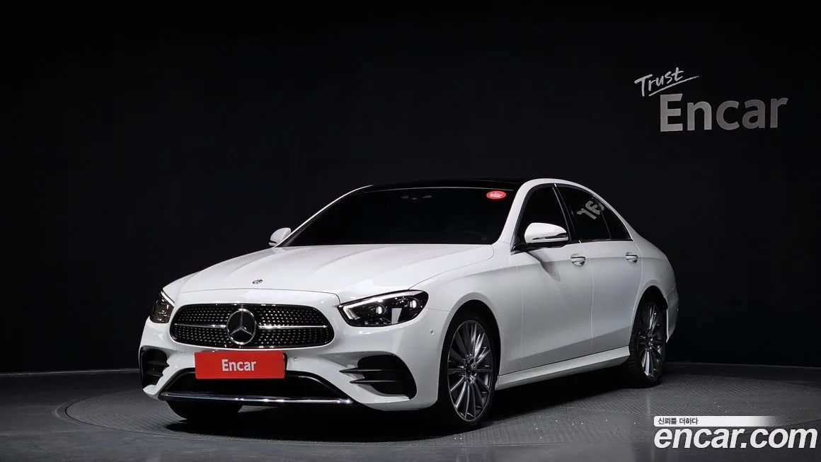 Mercedes-Benz E-Class — фото 1