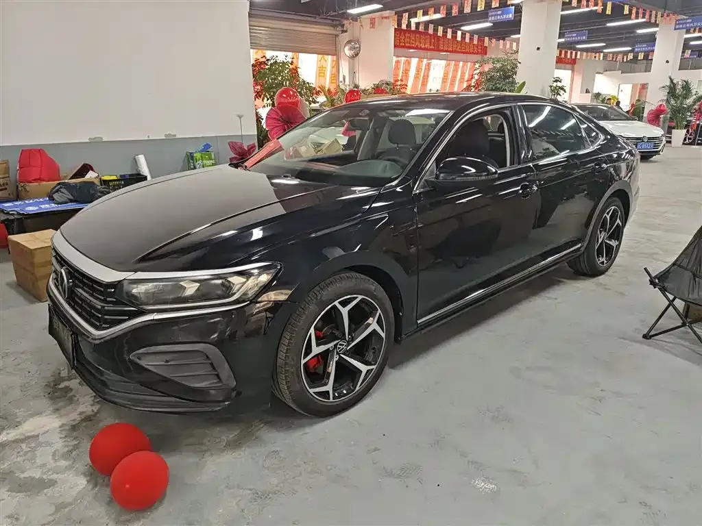 Volkswagen Passat — фото 1