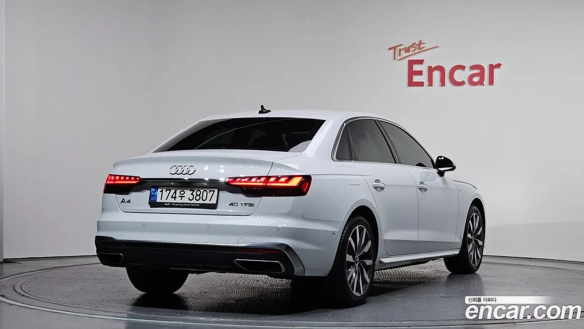 Audi A4 — фото 3