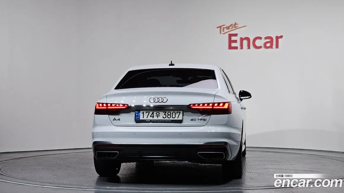 Audi A4 — фото 4
