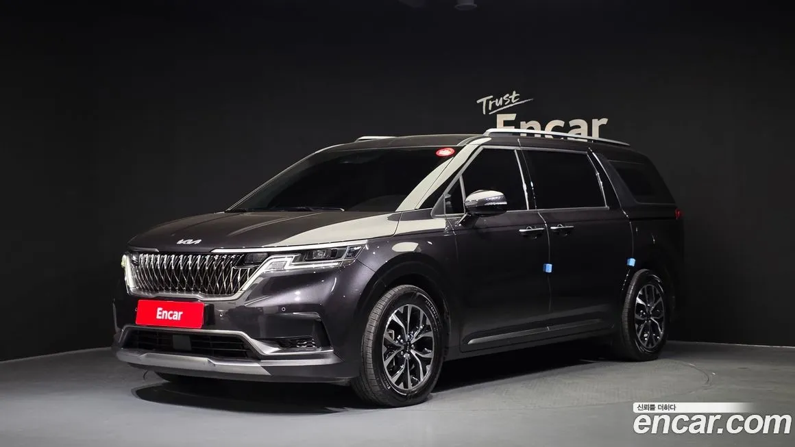 Kia Carnival — фото 1