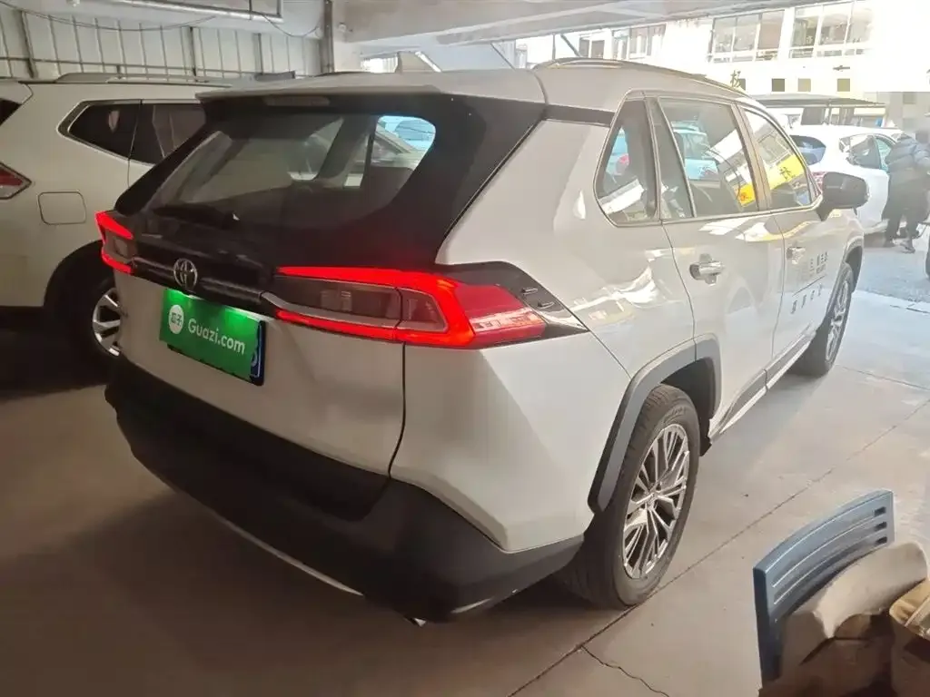 Toyota Wildlander 2023 из CN, фото 4