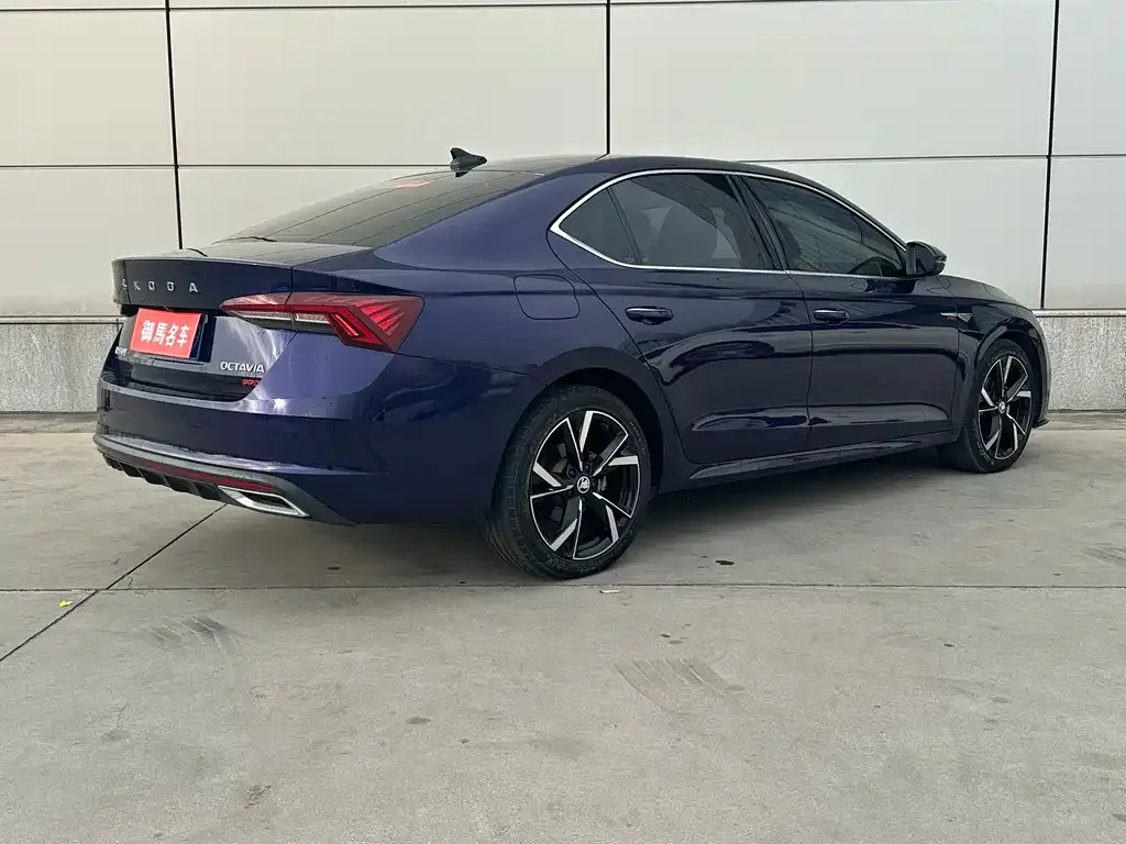 Skoda Octavia — фото 3