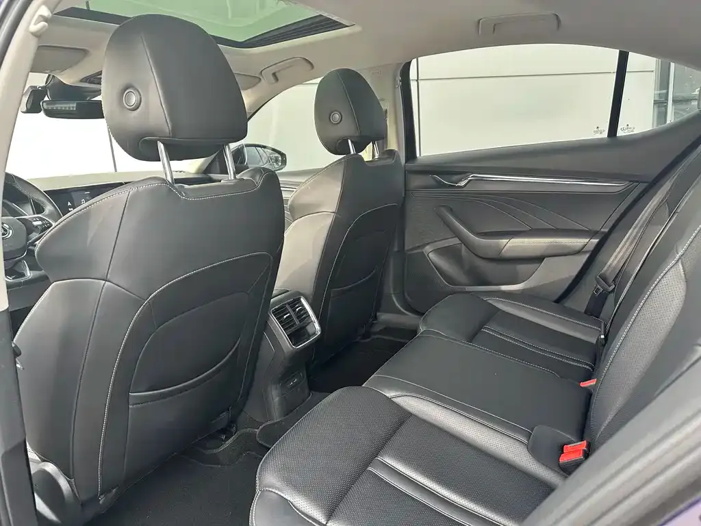 Skoda Octavia — фото 9