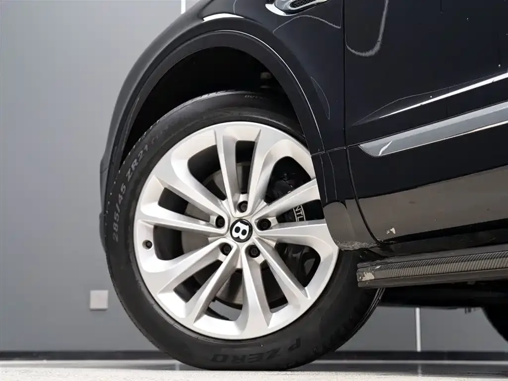 Bentley Bentayga 2022 из CN, фото 5