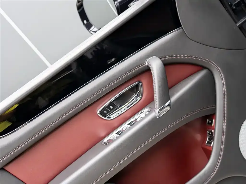 Bentley Bentayga 2022 из CN, фото 7