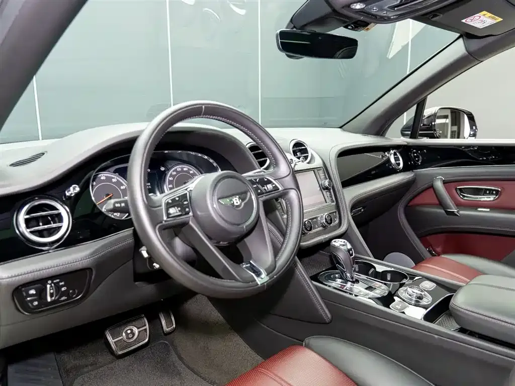 Bentley Bentayga 2022 из CN, фото 9