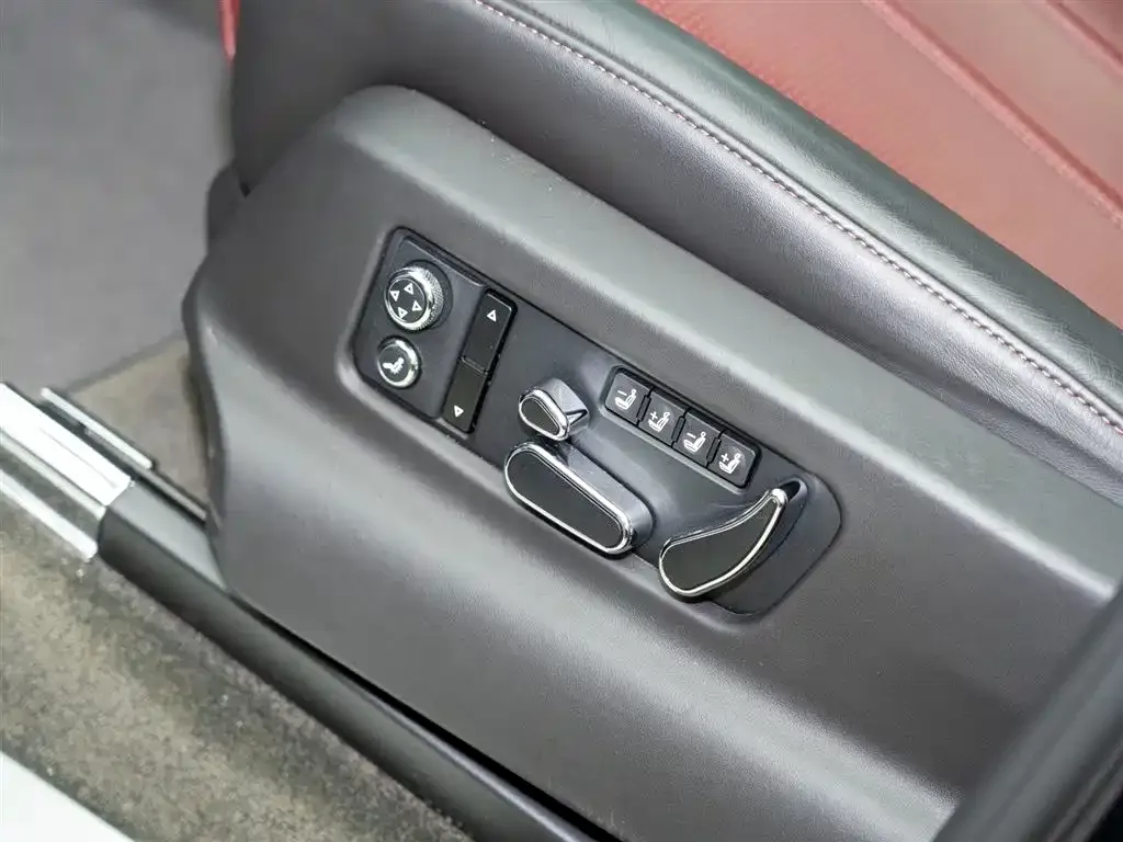 Bentley Bentayga 2022 из CN, фото 10