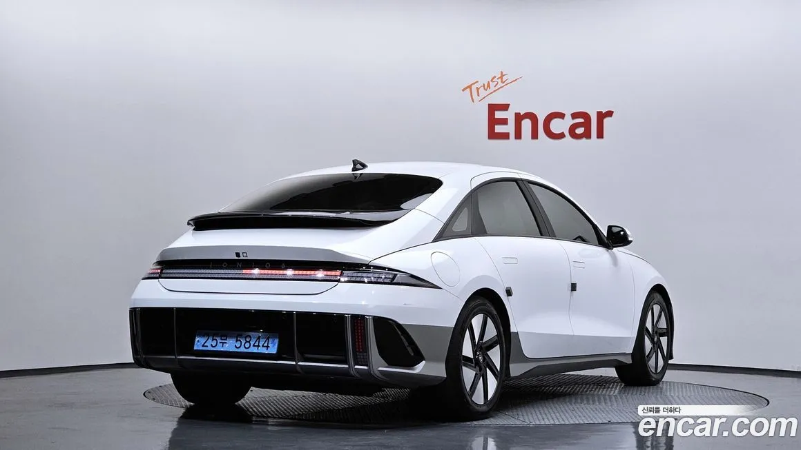 Hyundai Ioniq6 — фото 3