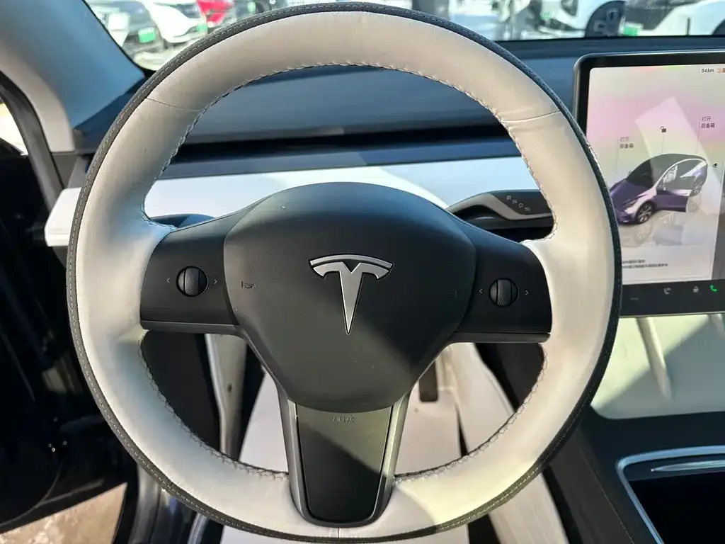 Tesla Model Y — фото 7