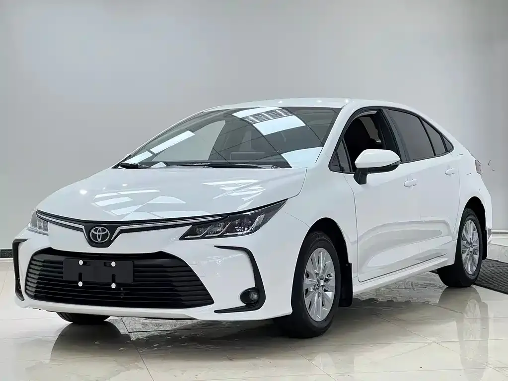 Toyota Corolla — фото 1