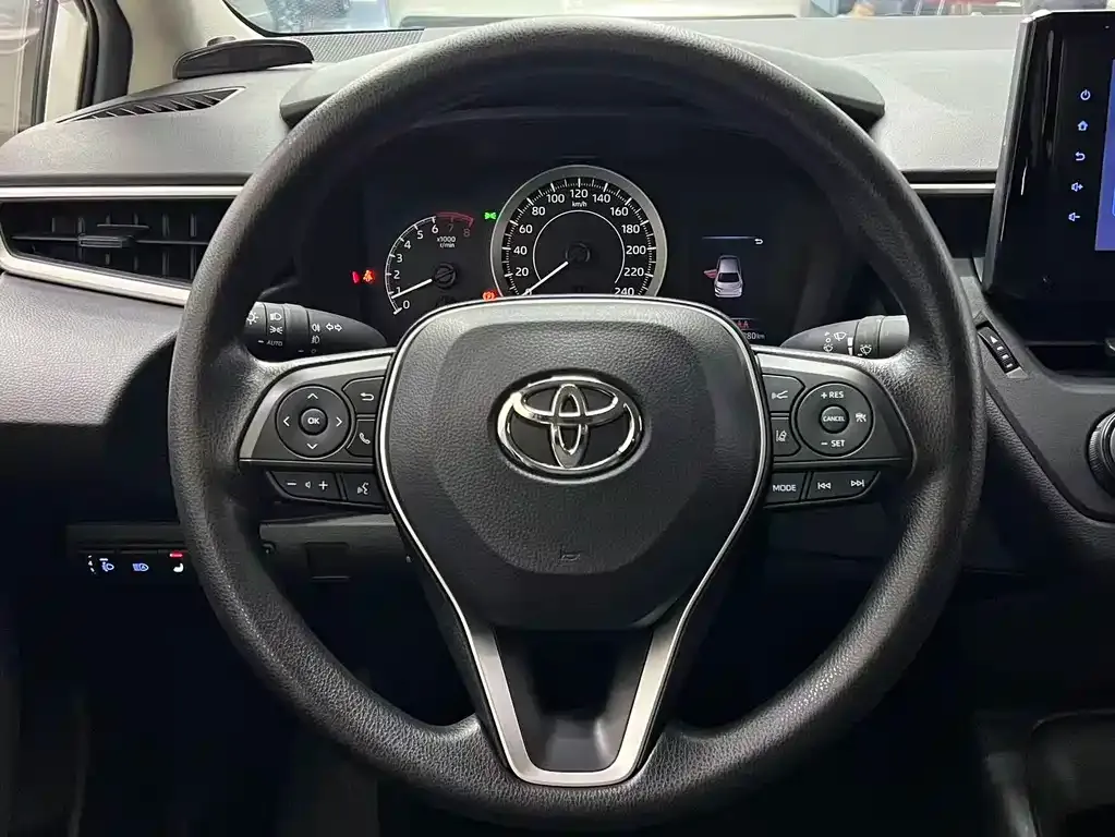 Toyota Corolla — фото 9