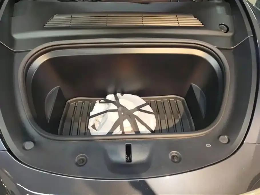 Tesla Model Y 2024 из CN, фото 5