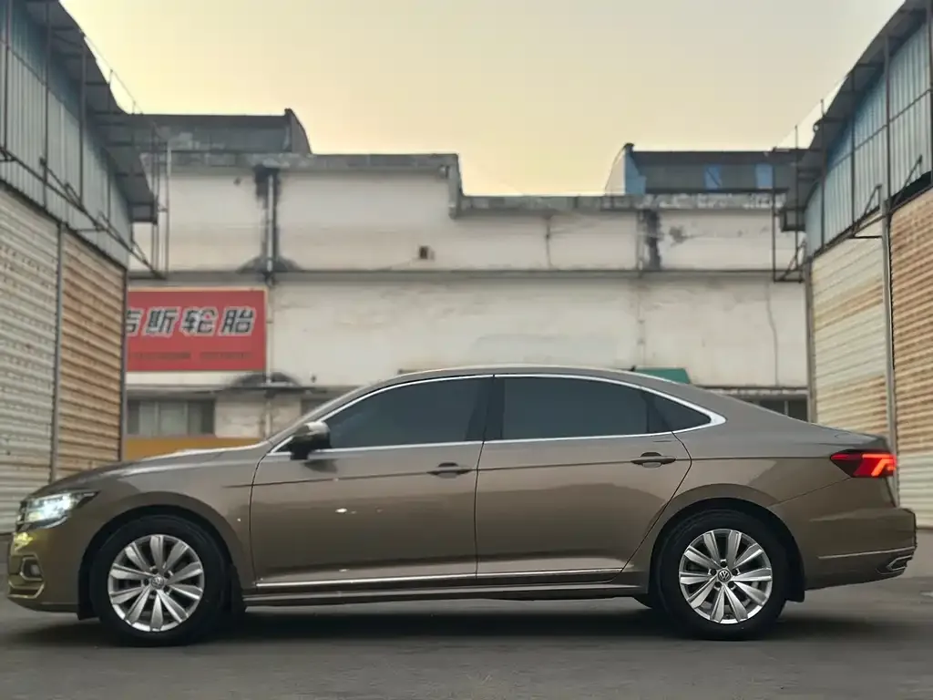 Volkswagen Passat 2021 из CN, фото 3