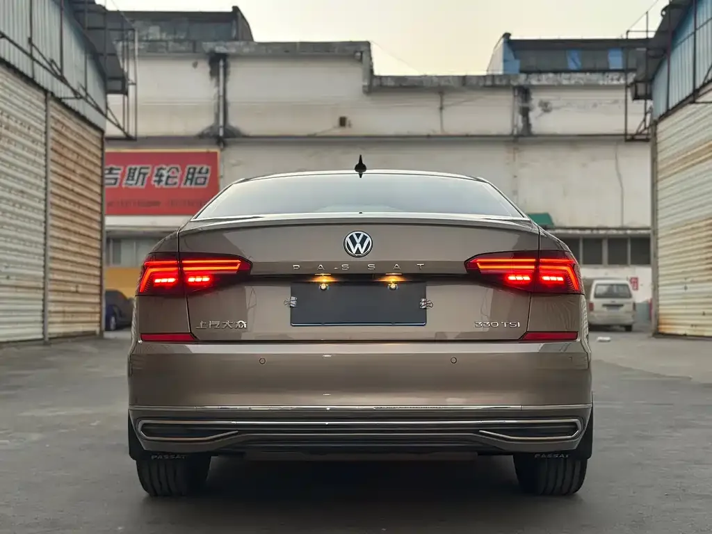 Volkswagen Passat 2021 из CN, фото 2