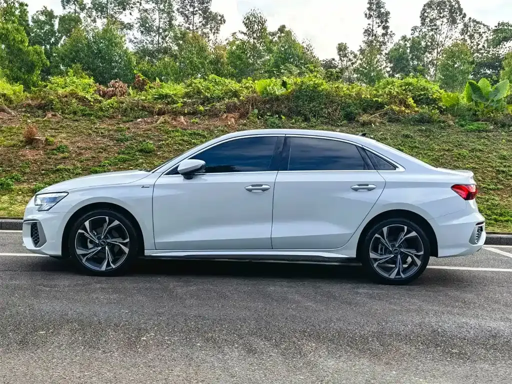 Audi A3 2024 из CN, фото 9