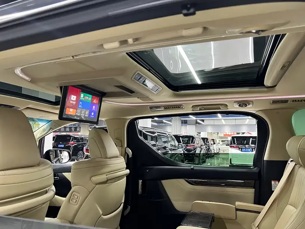 Toyota Vellfire 2022 из CN, фото 9
